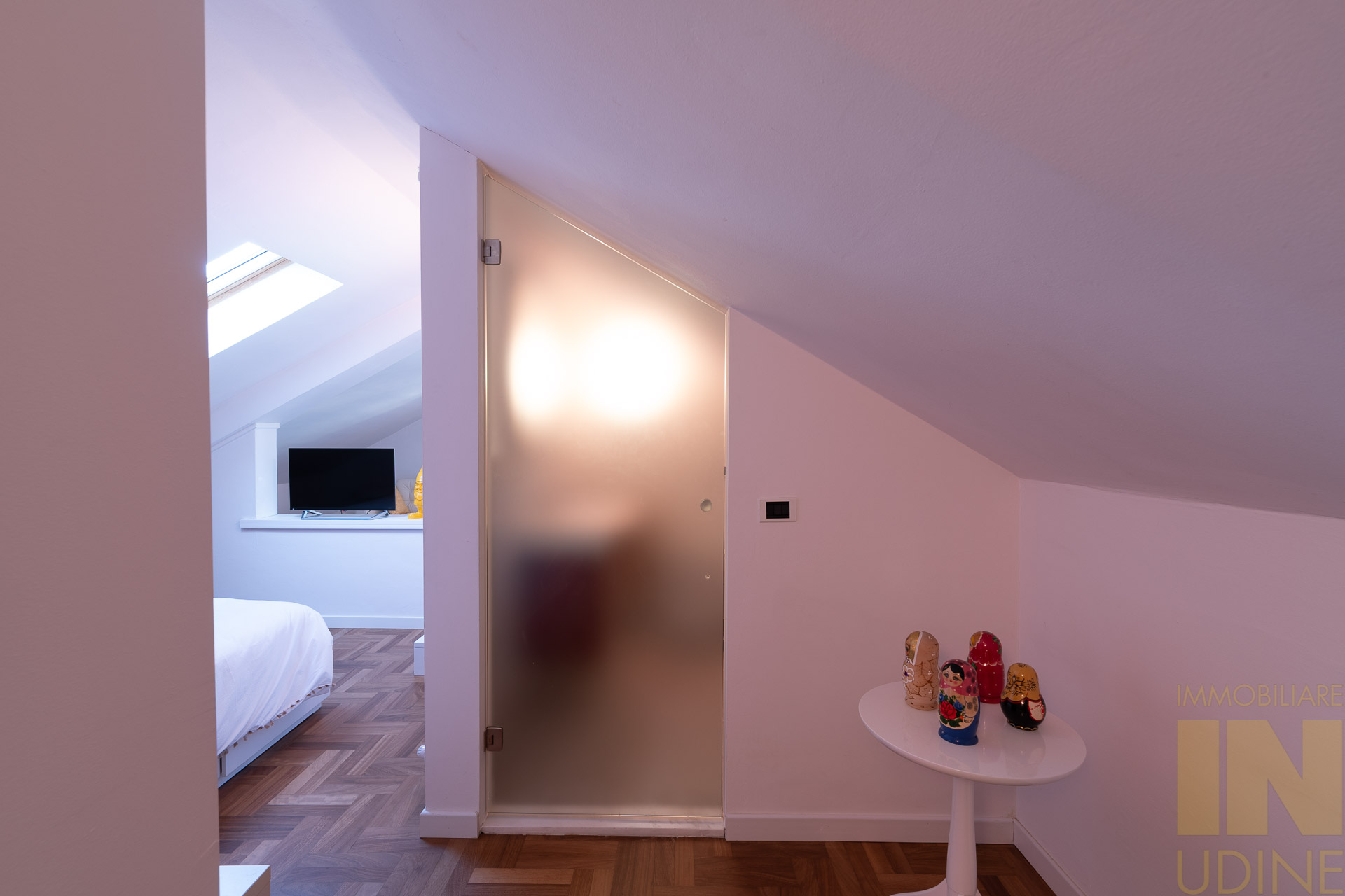 9db0b9fdec2ec052219f1aa650f81bef