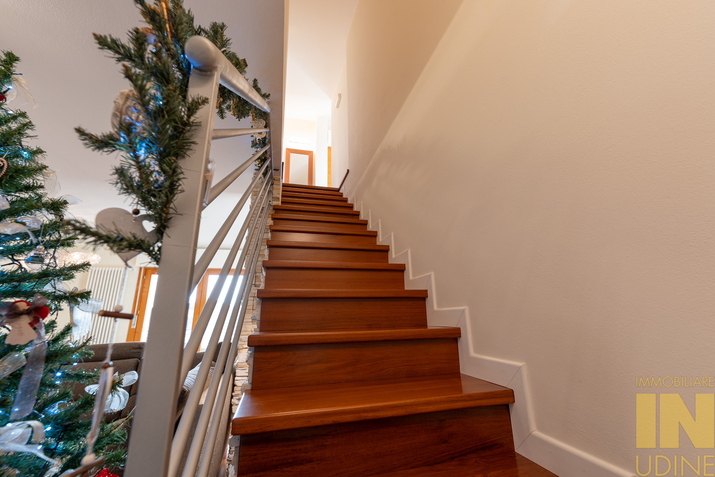 8ff0c8e283a41a62ad6274b9f5242528