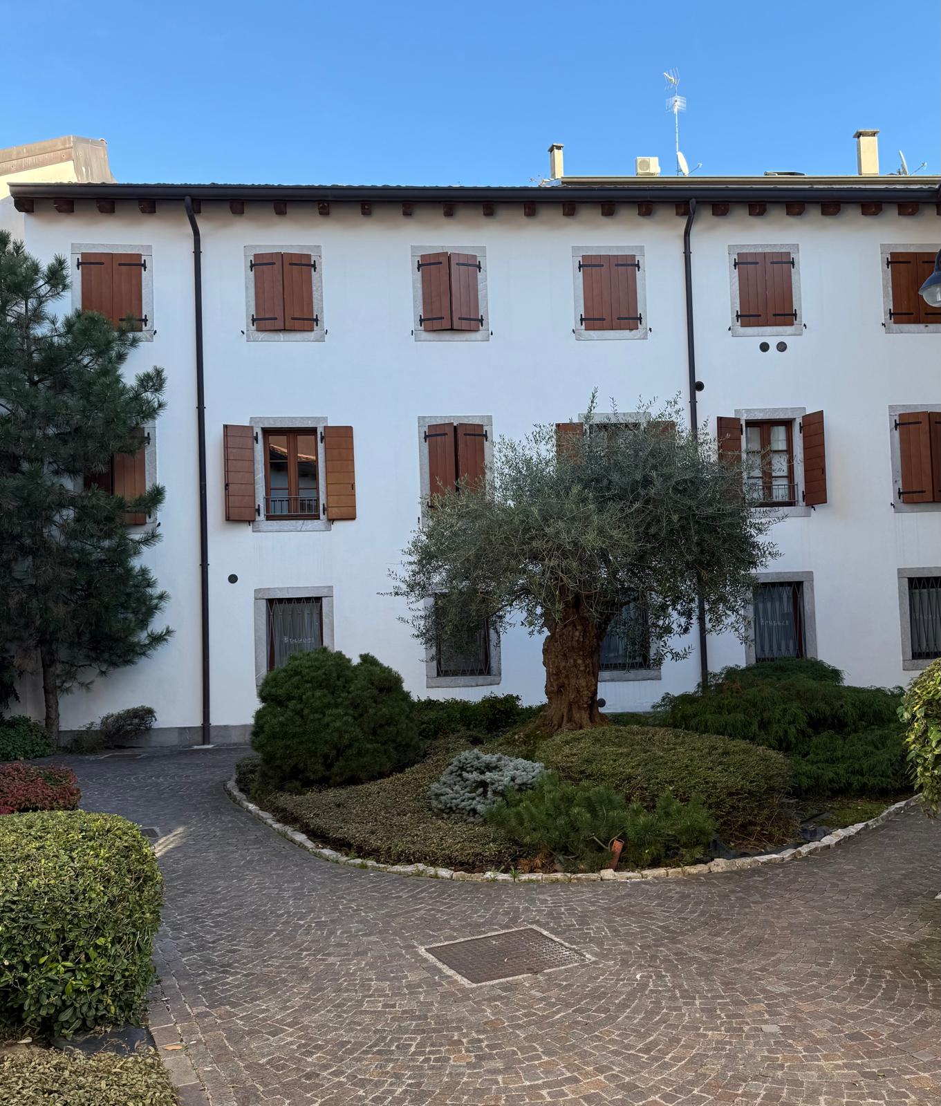 b8483a641275904dffb63975903fb601