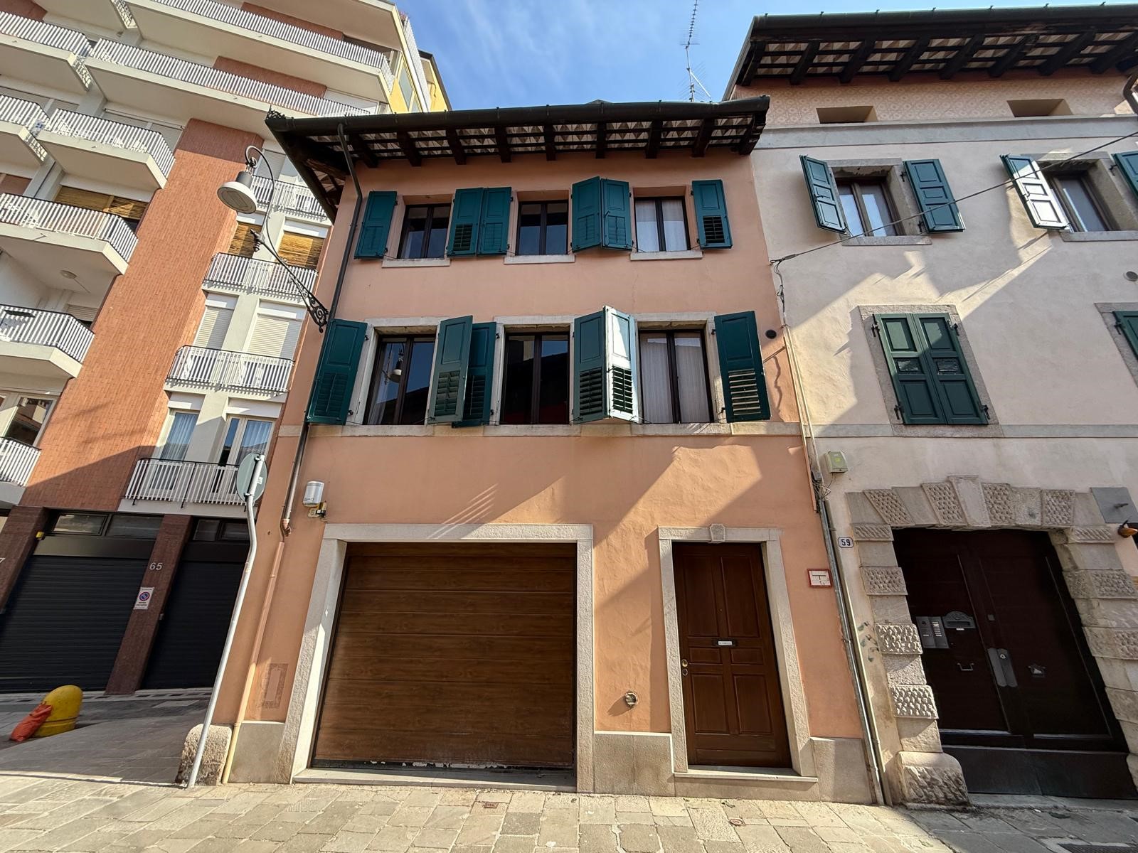 e80ad7dc4d1f45c889fdef1d2d03f1b3